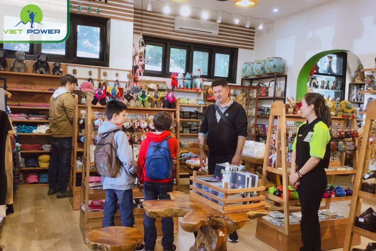 Buy Souvenirs at Truc Lam Handicrafts