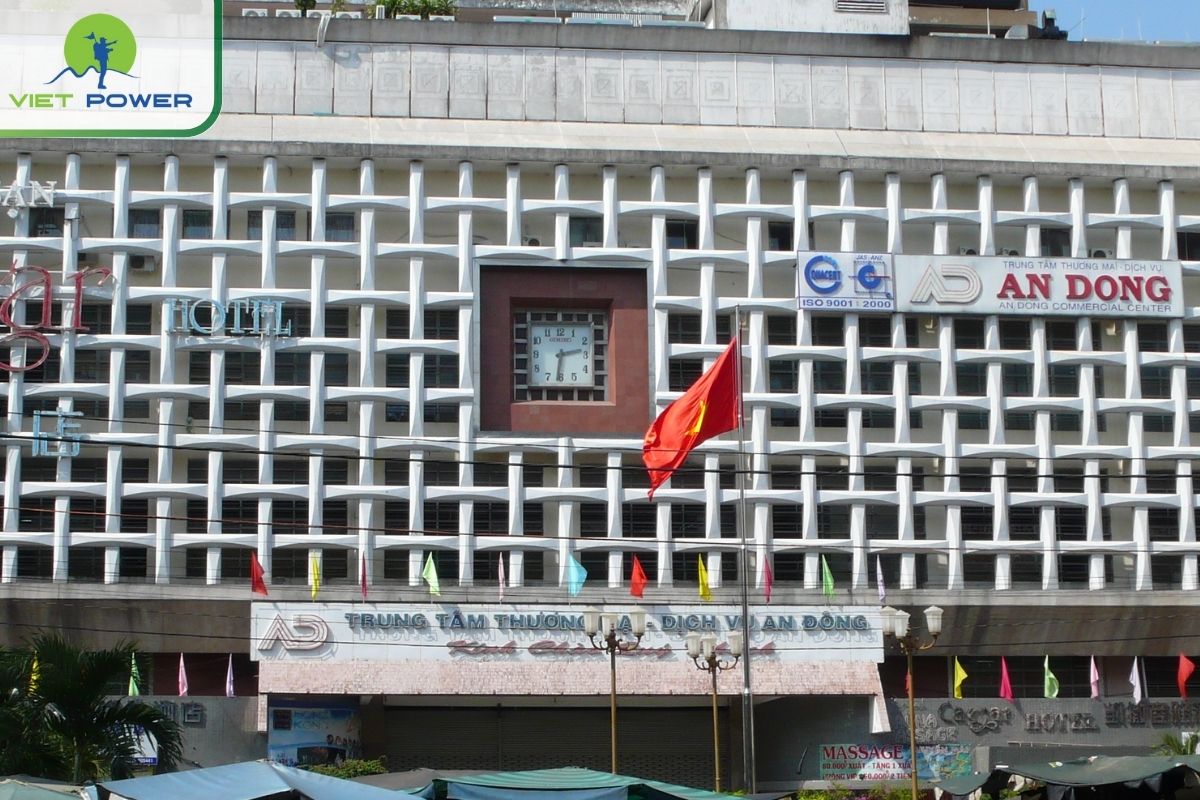 Gimiko Clock with Brick-Red Frame