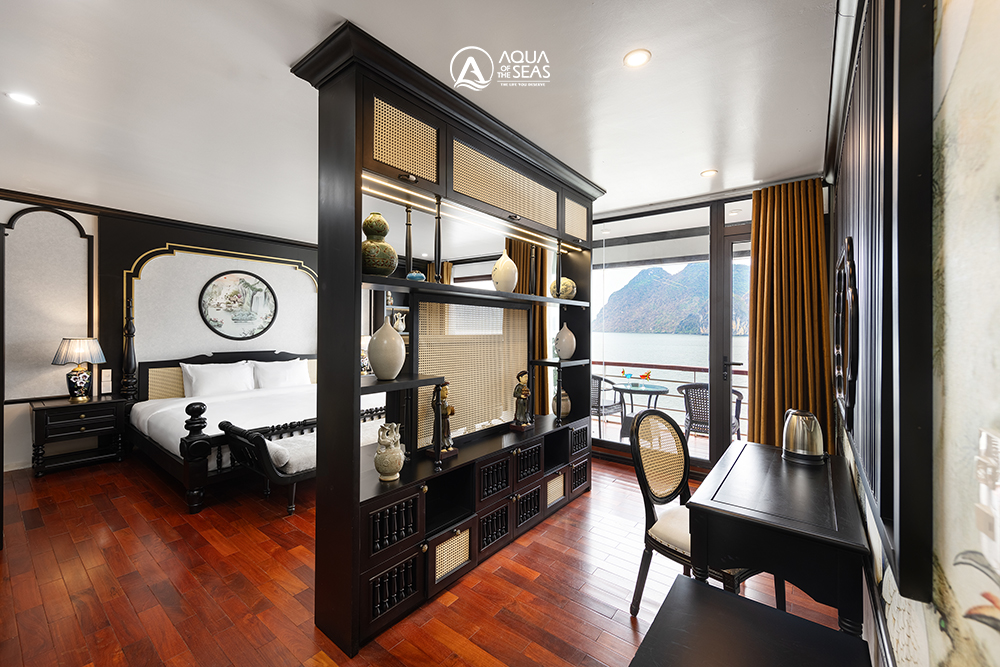 Aqua Queen Suite Cabin