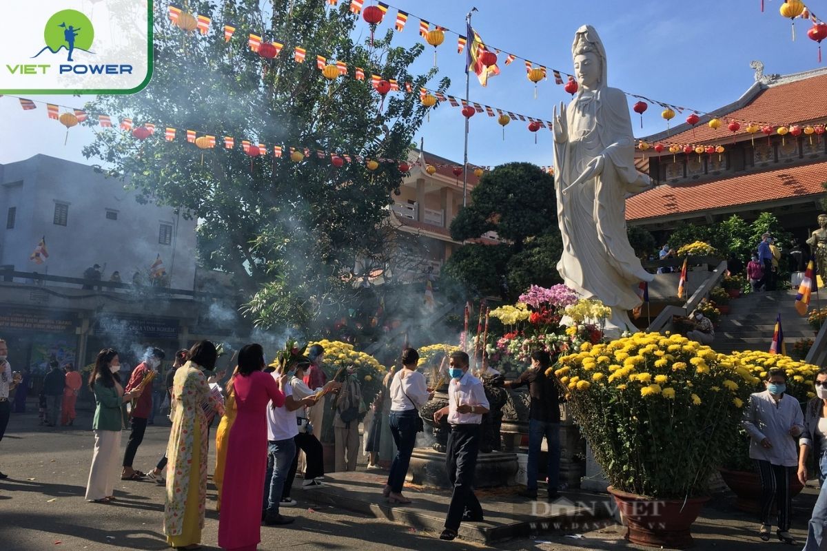 March is the right time to visit Vinh Nghiem pagoda