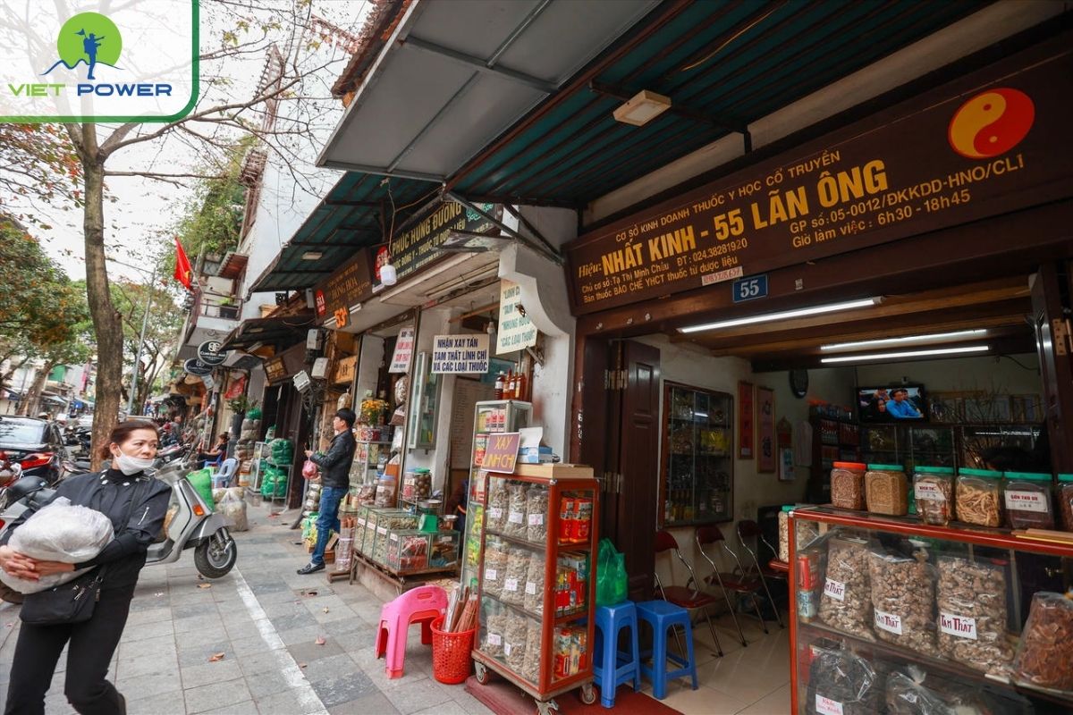 Shopping medicinal herbs at Lan Ong Street