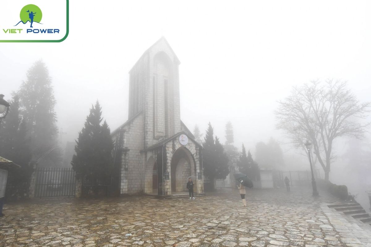 Winter in Sapa has thick fog, so avoid coming here at this time.