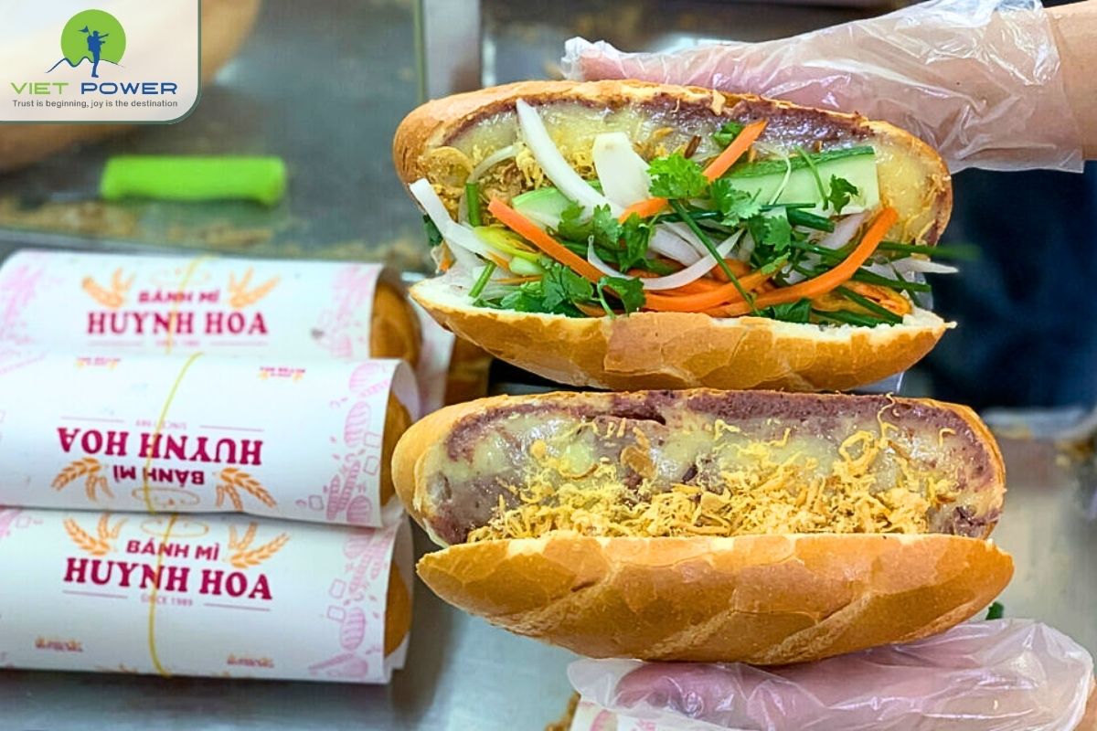 (5) Banh mi Huynh Hoa