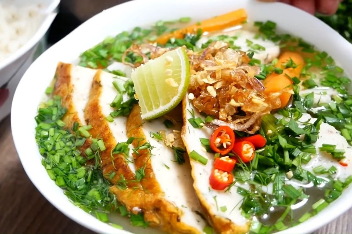 Banh canh cha ca 