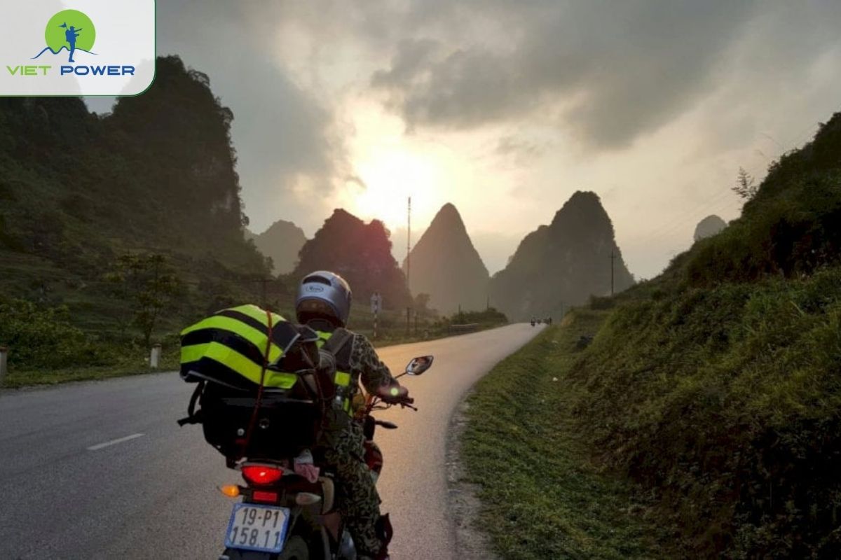 Route 1 – Via Lao Cai (Easy & Time-Saving)