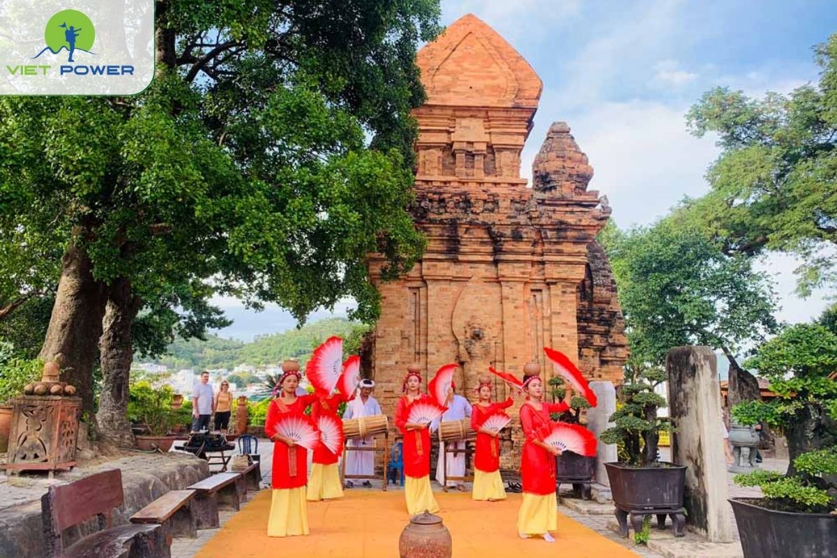 Thap Ba Ponagar Festival