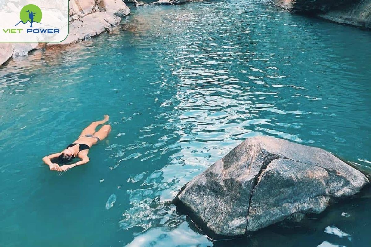 Cliff Jumping & Swimming at Ba Ho Warterfall