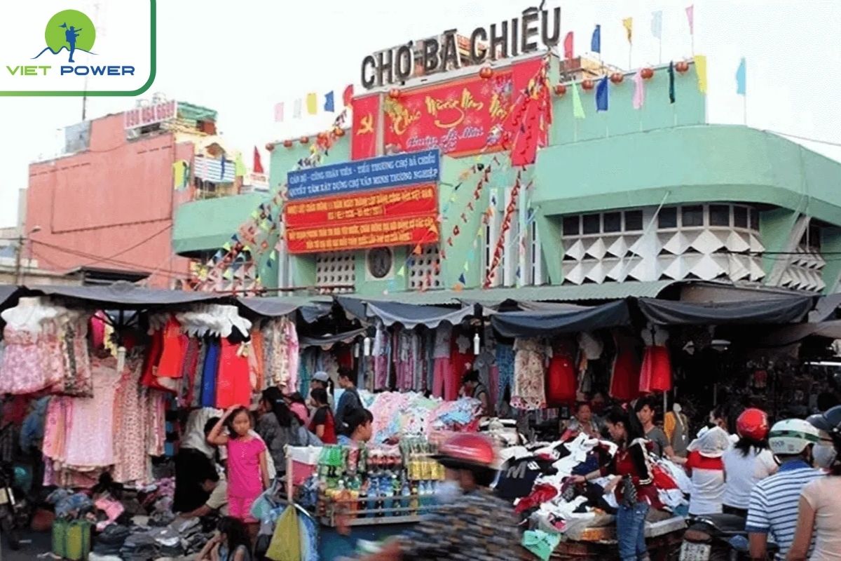 Ba Chieu Market – Vintage & Second-Hand Treasures
