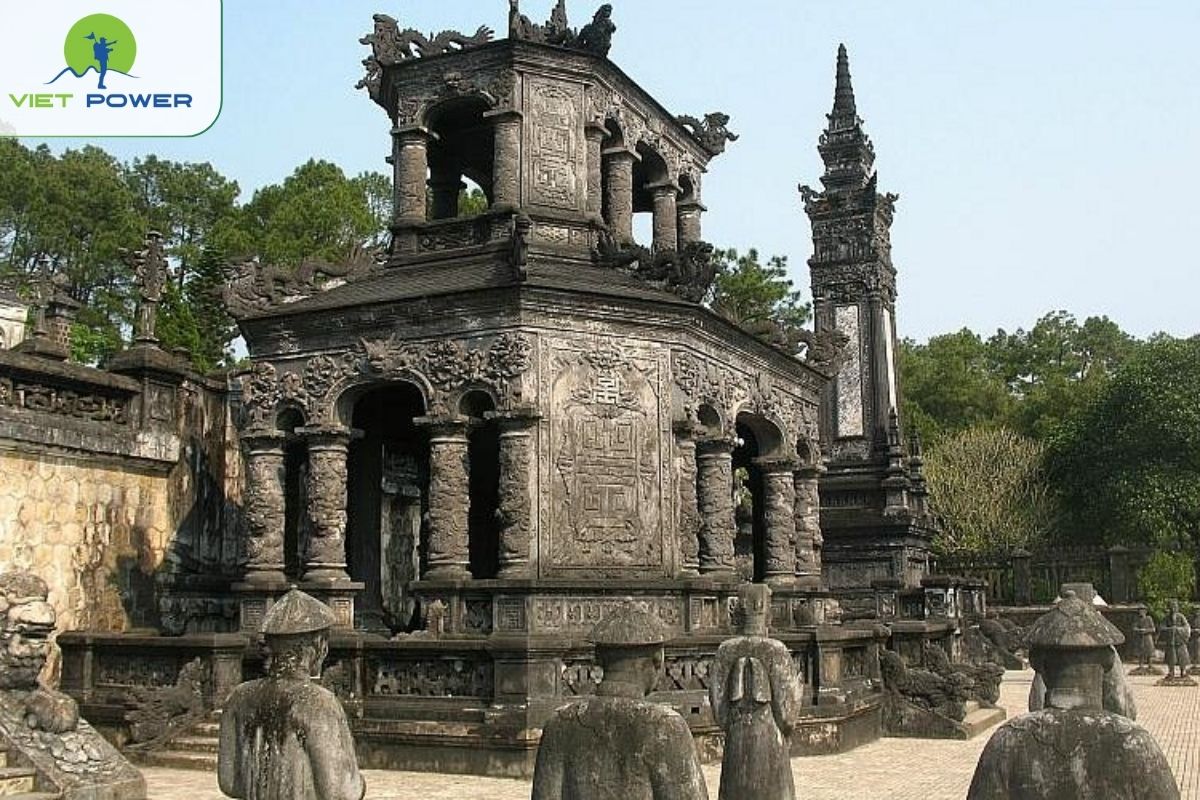 Dong Khanh Tomb (Tu Lang)