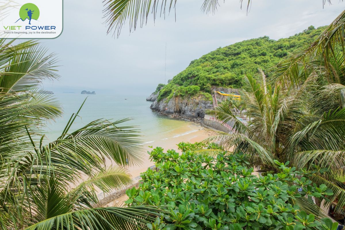 Beach Resort in Cat Ba (2)