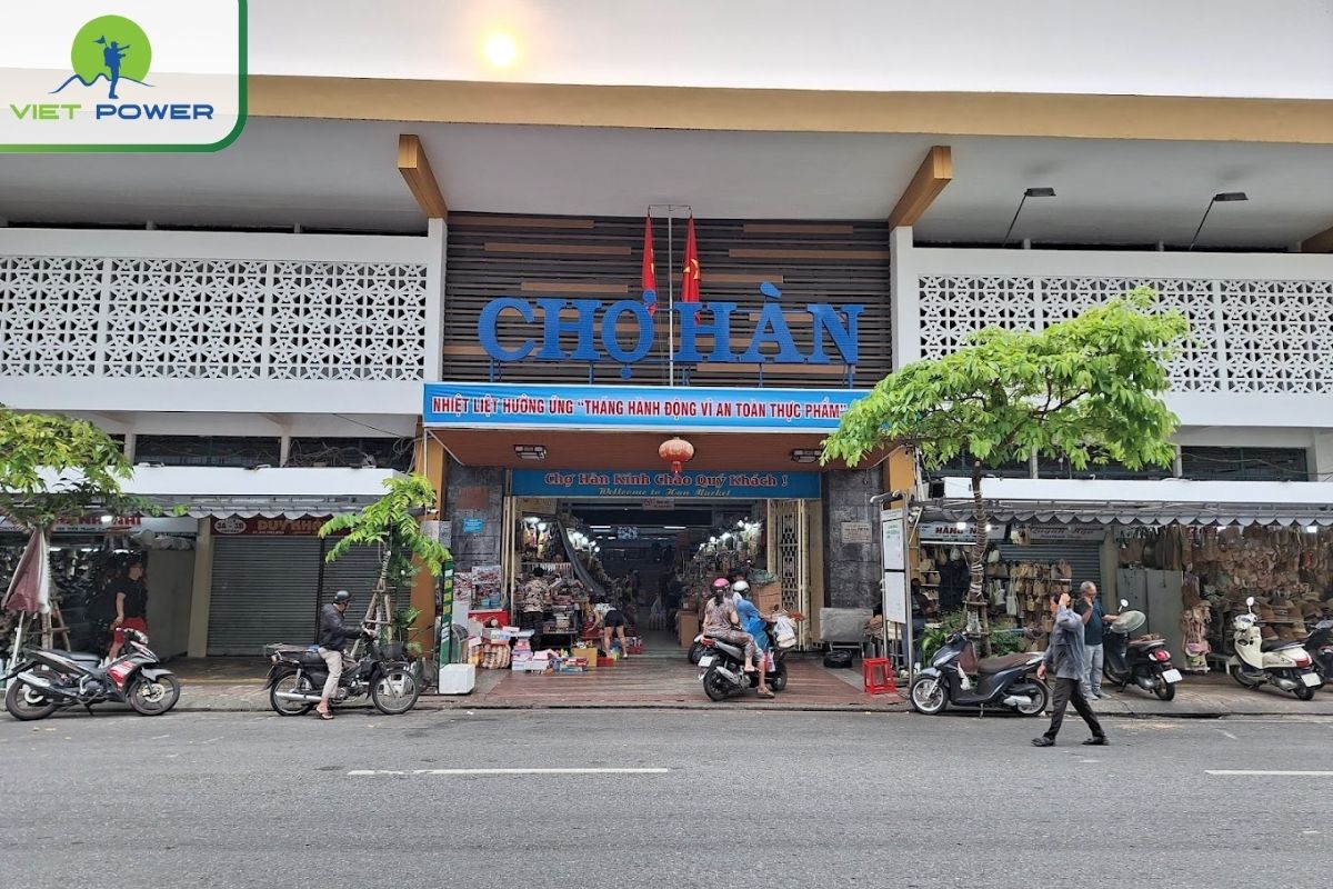 Han Market is a hotspot for Da Nang street food