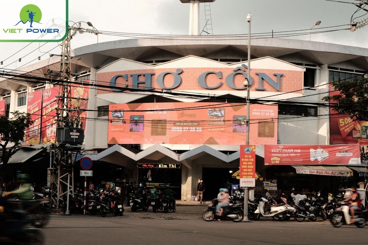 Con Market is a hub for Da Nang street food
