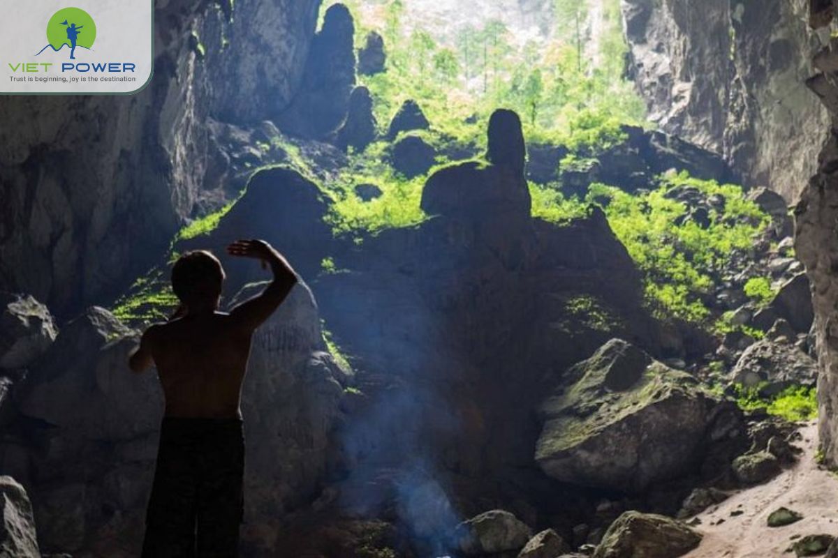 Discovery of Son Dong Cave (6)