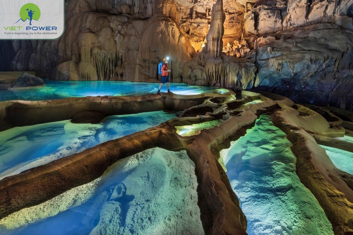 Full-Day Tu Lan Cave Expedition (4)