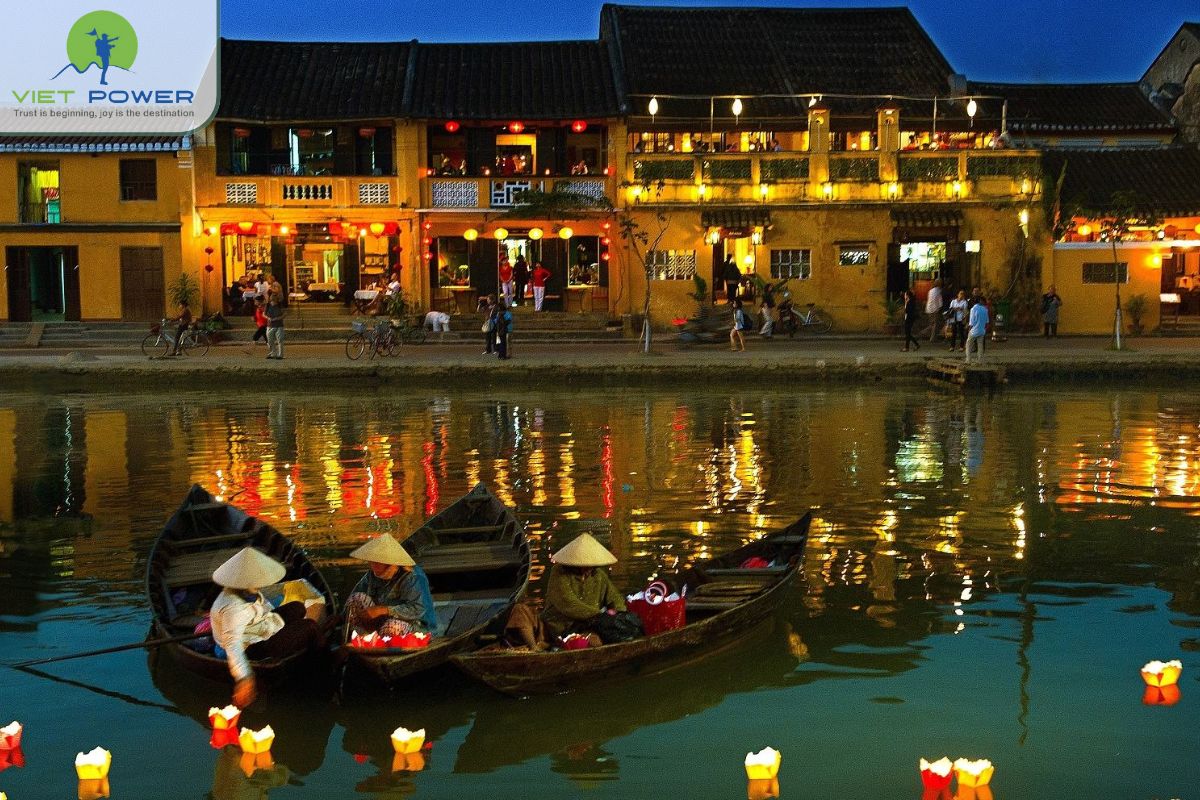Japanese Covered Bridge Hoi An (2)