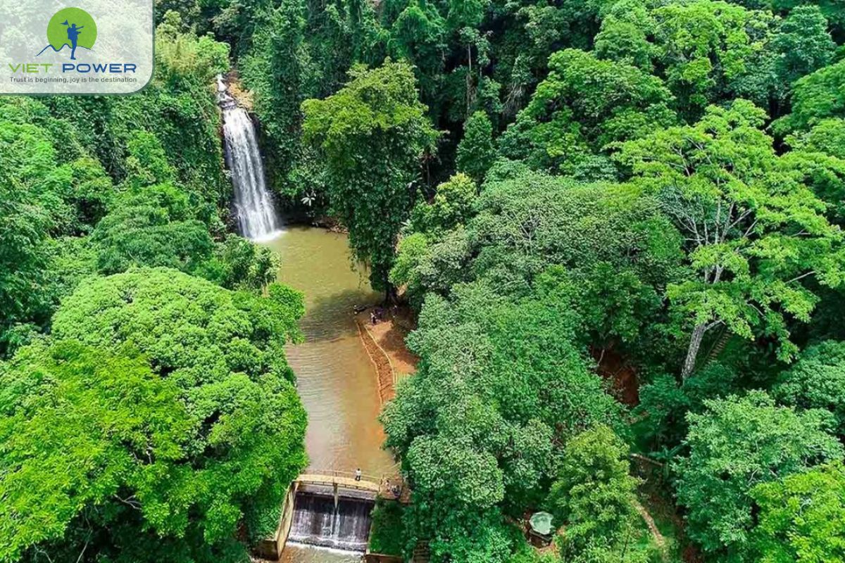 Mang Den in April (1)