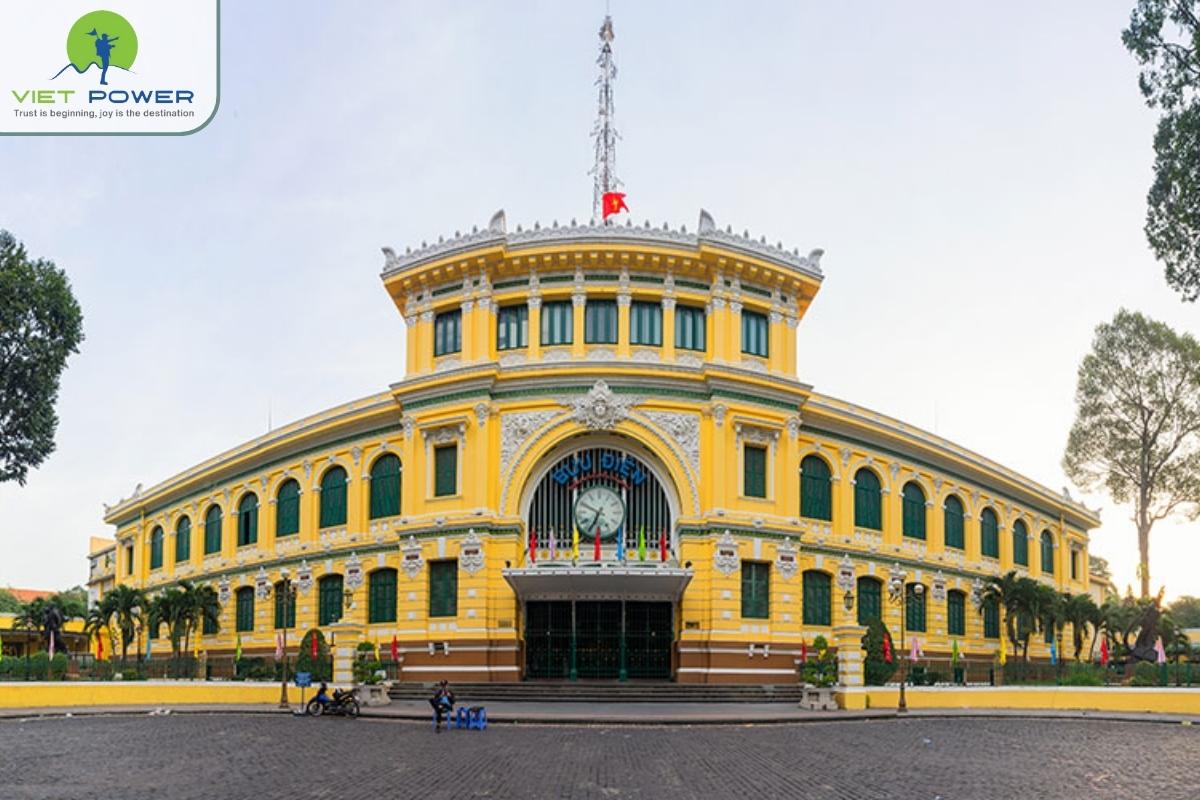 Notre-Dame-Cathedral-of-Saigon (7)
