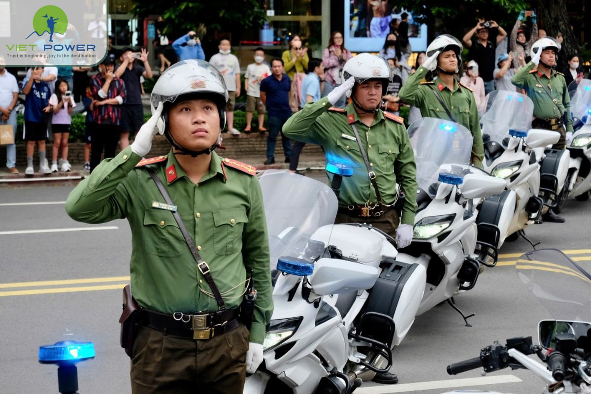 Review of Life in Vietnam (11)