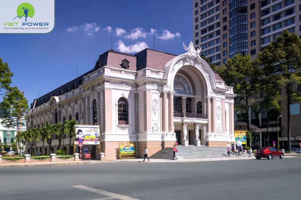 Saigon-Opera-House (2)