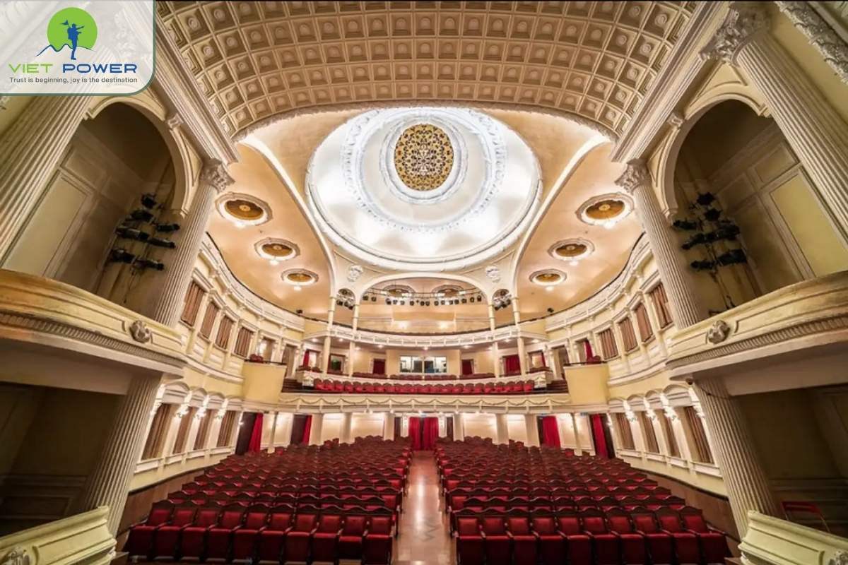 Saigon-Opera-House (3)