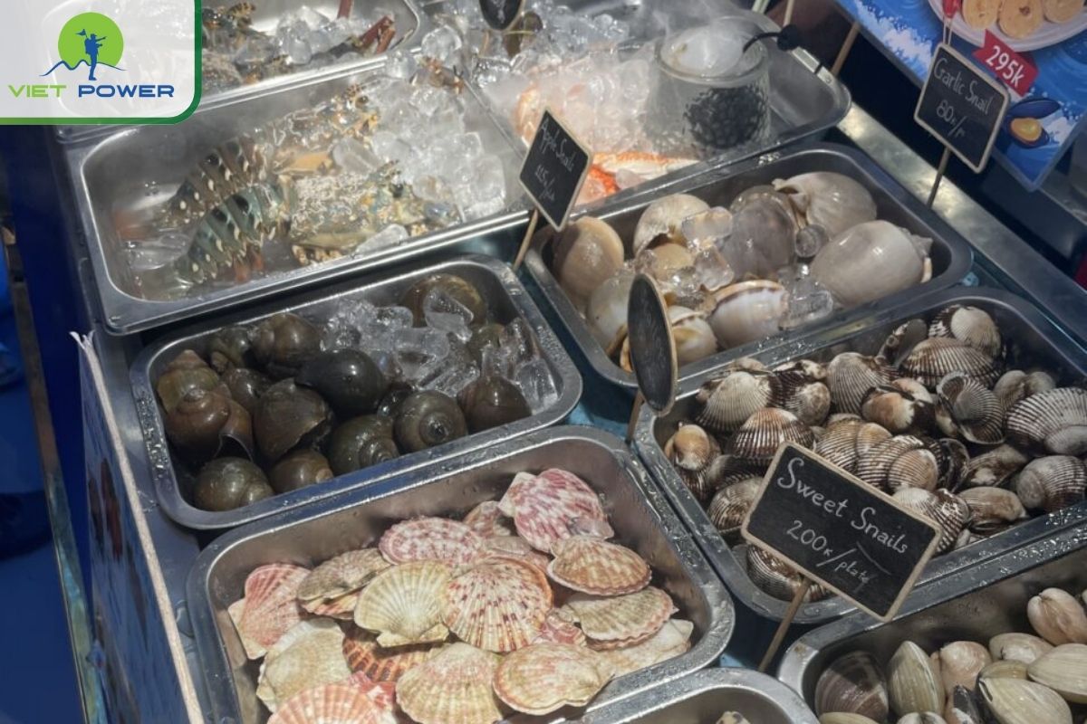 Saigon Street Food Markets: A Foodie's Paradise: Ben Nghe Market.