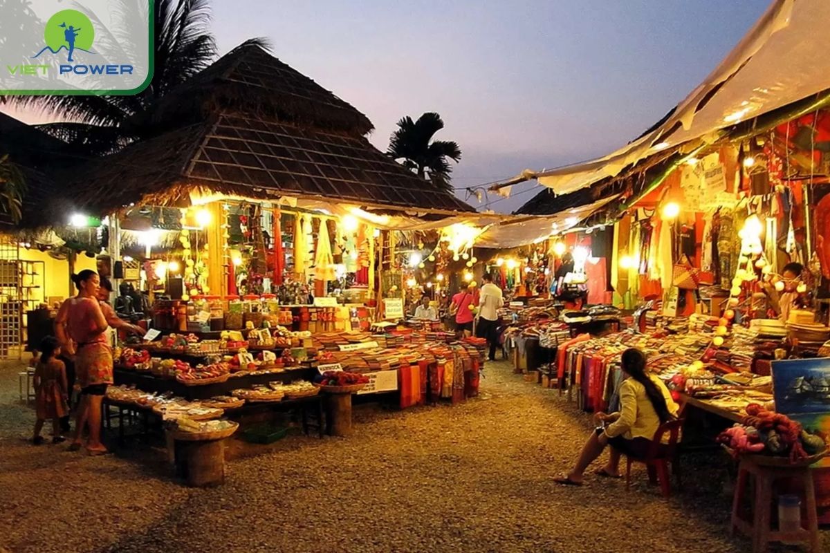 Saigon Street Food Markets: A Foodie's Paradise: Ky Hoa Night Market.