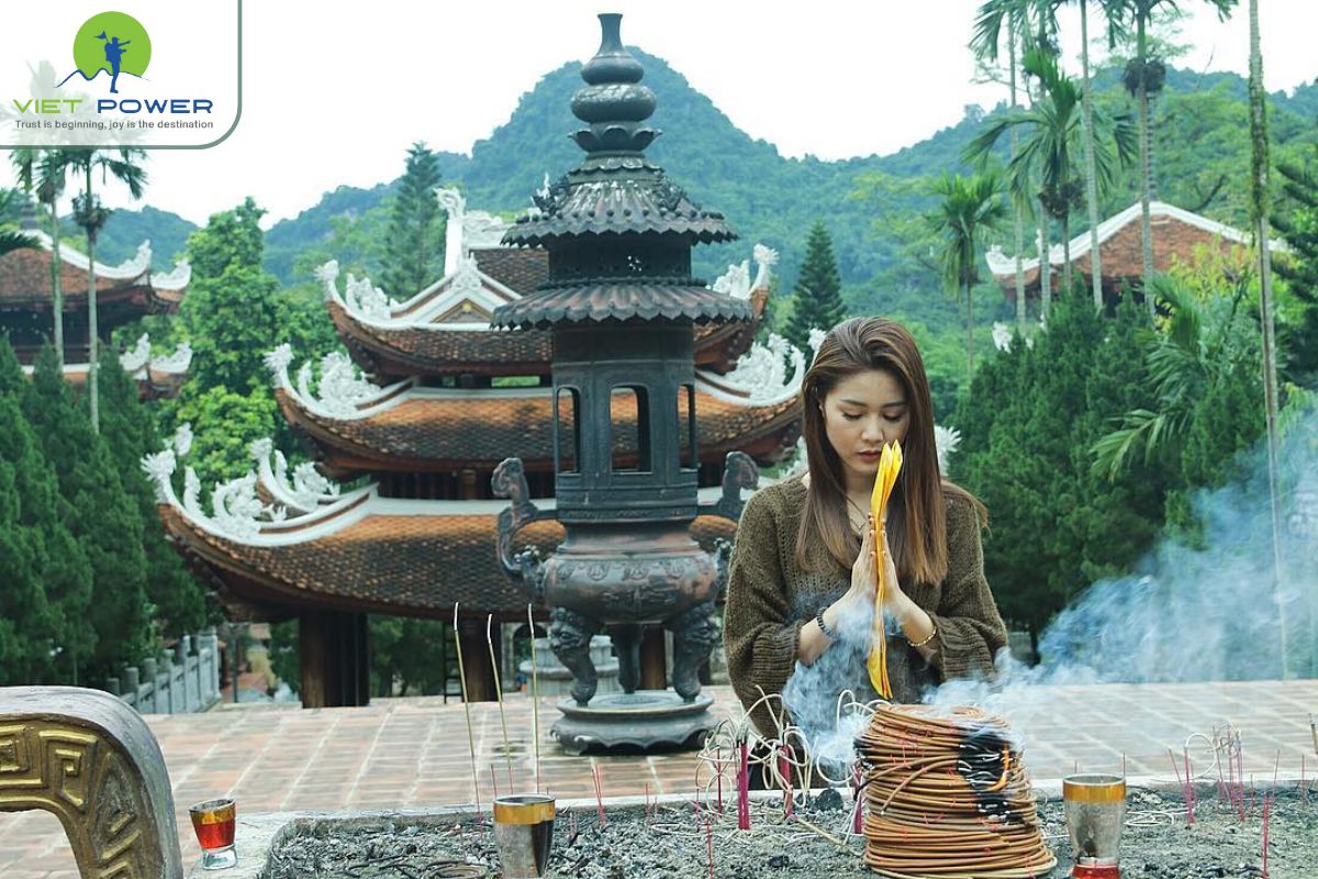 Spiritual Practices in Vietnamese Pagoda (3)