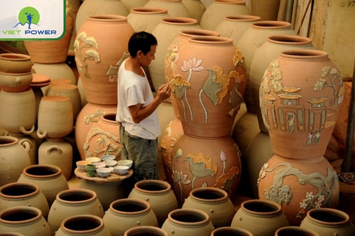 Bát Tràng Pottery Village 