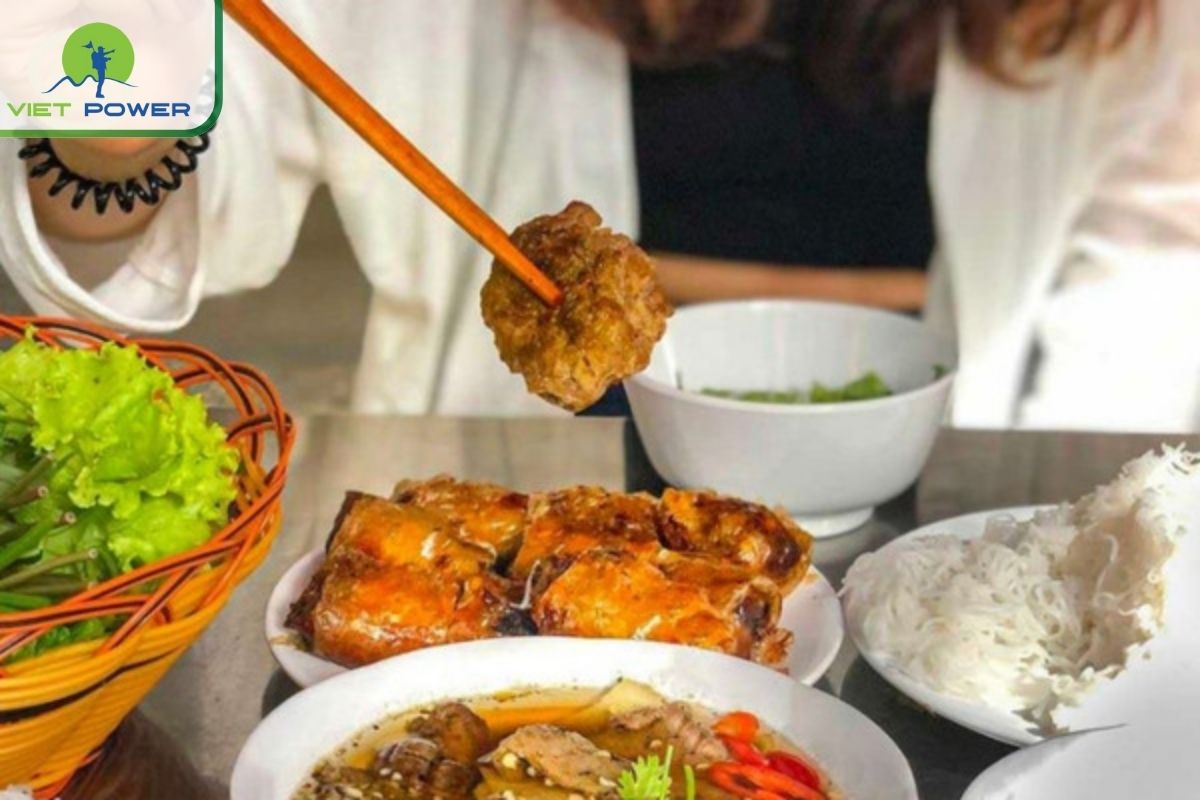 Dining Etiquette & Safety Tips