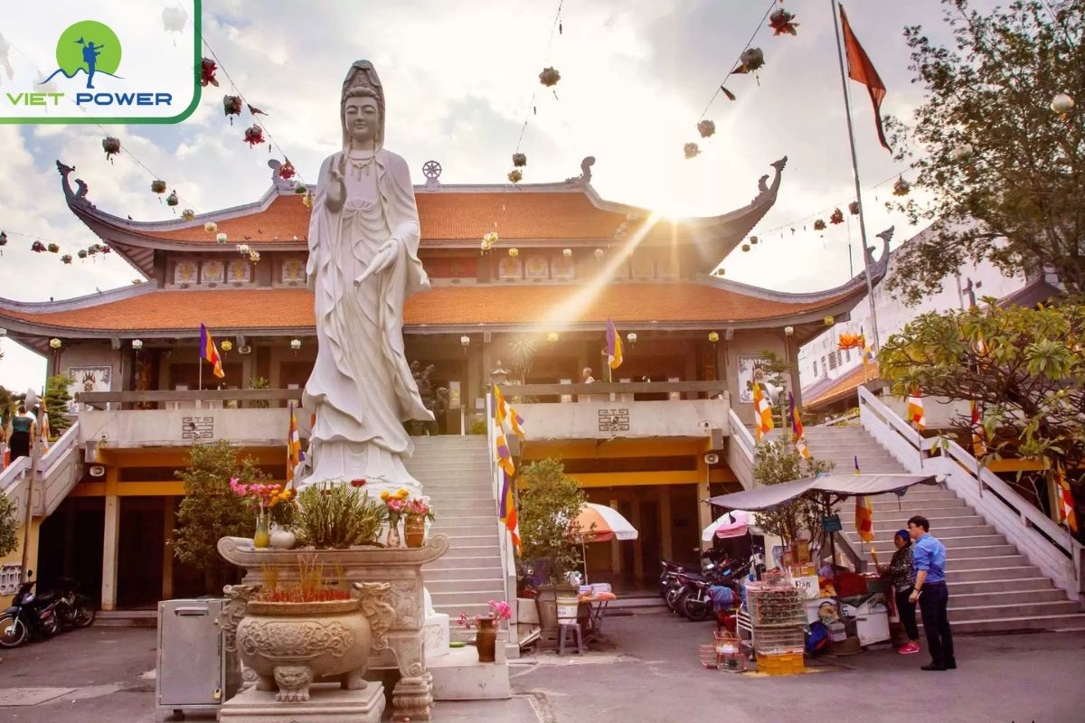Vinh Nghiem Pagoda – 339 Nam Ky Khoi Nghia Street, District 3, Ho Chi Minh City.