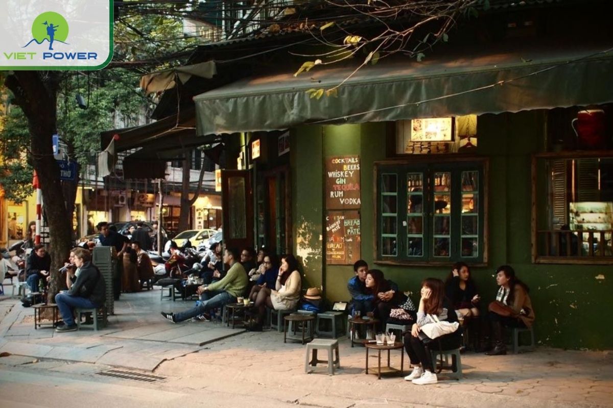 Enjoy Street-Side Coffee Watching Martial Arts in the Park