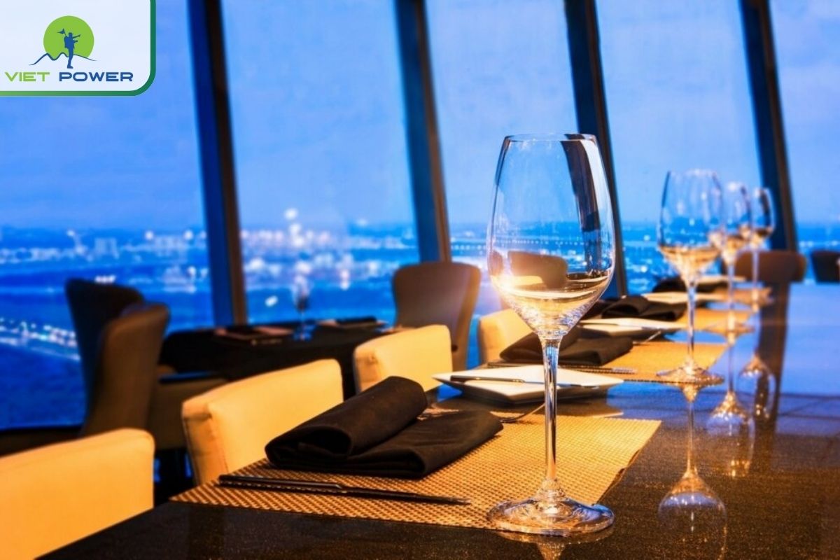 EON51 Restaurant & Lounge (Bitexco Tower)
