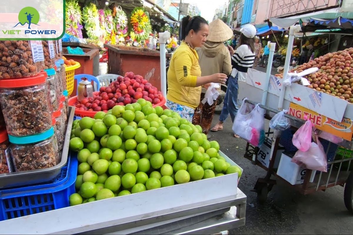 Vegan and Halal-Friendly Food Markets in Saigon