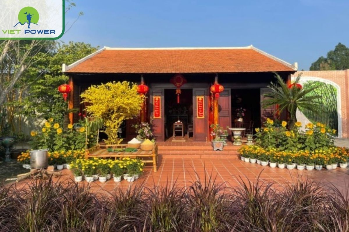 Close Cabinets and Keep the Door Open