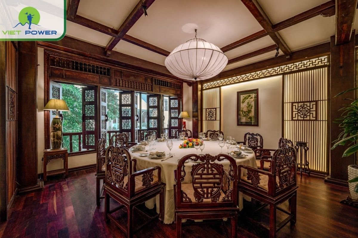 Mandarine – Where Family Recipes Dress for Royalty