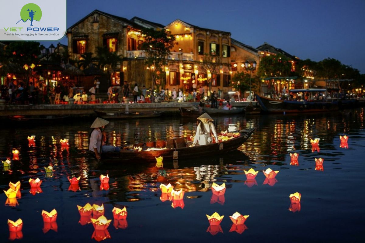 Traditional Streets and Lantern Culture