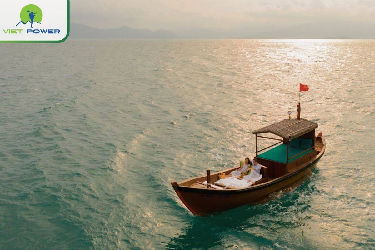 Choosing your Vietnam boat trip.