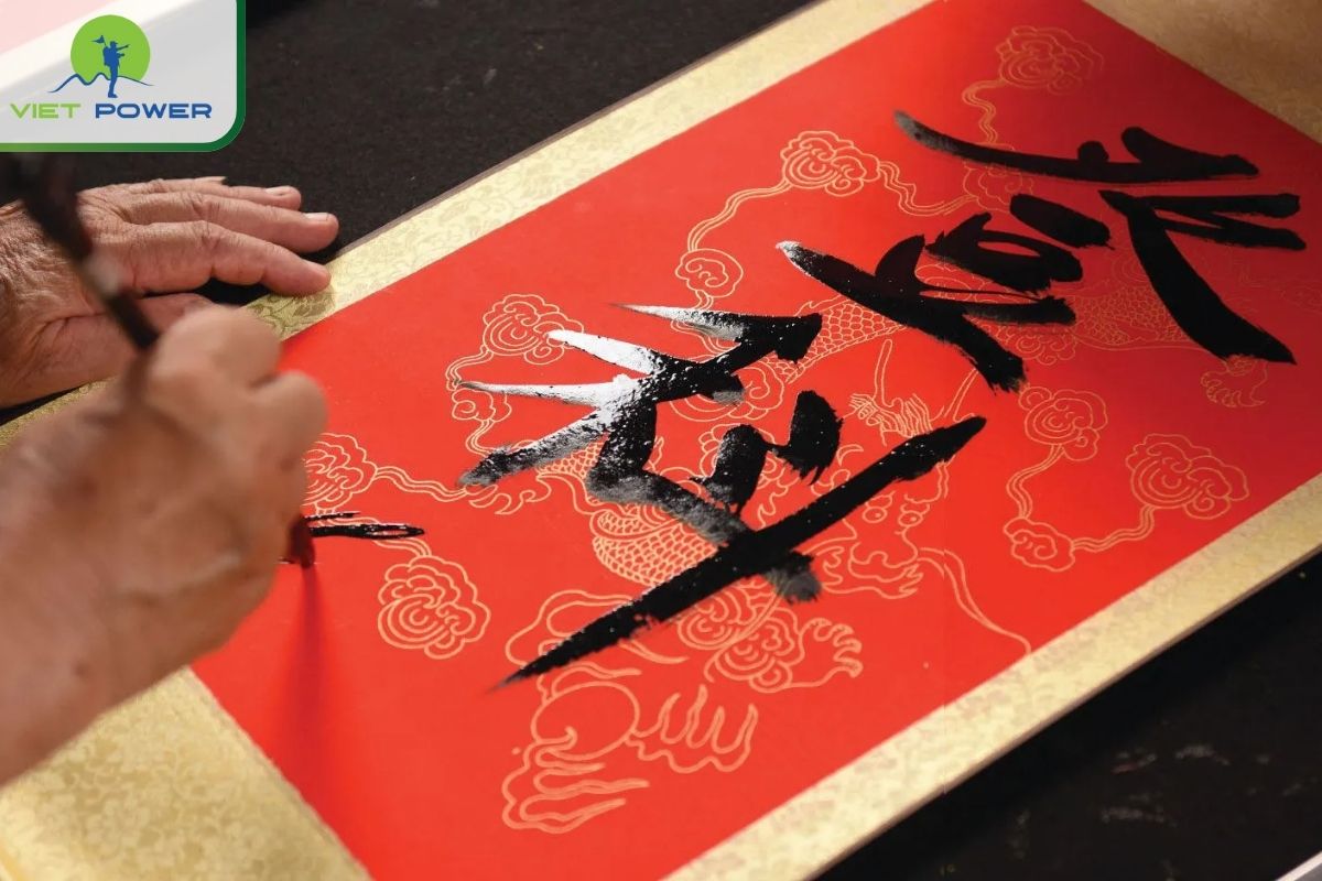 The Art of Vietnamese Calligraphy: History & Meaning: Nôm script