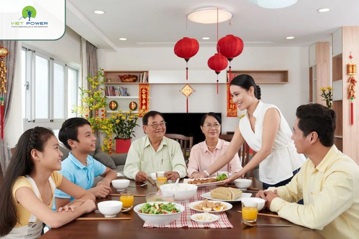 Vietnamese Dining Etiquette