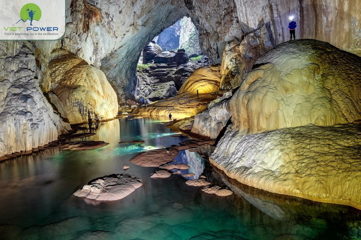 What Does the Inside of Son Doong Cave Look Like