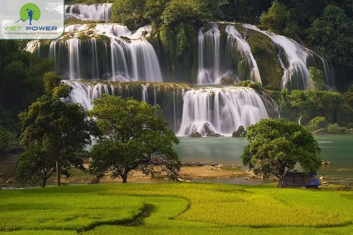 What makes Ban Gioc different from other waterfalls in Vietnam