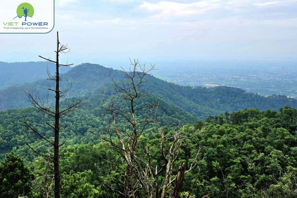 What should pack to trek in Ham Lon Mountain