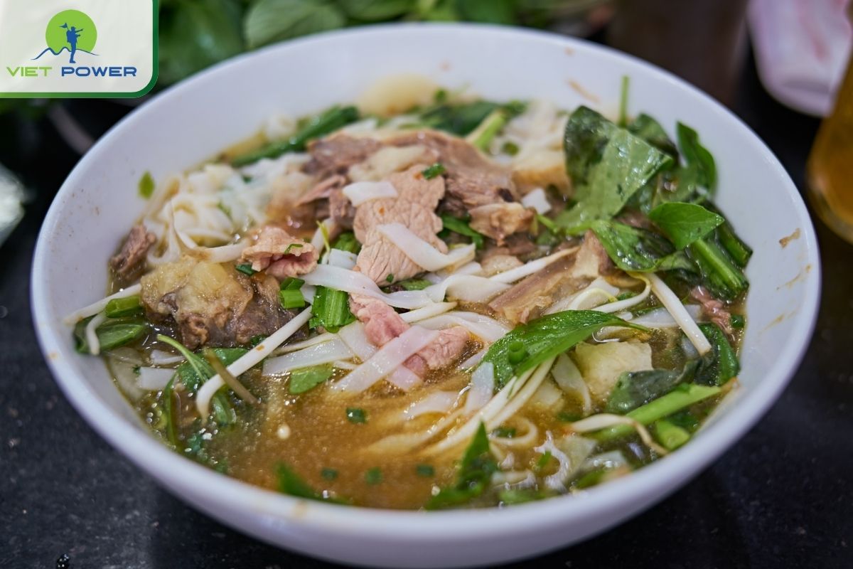 Best Cheap Eats In Ho Chi Minh City Under 100.000 VNĐ: Pho Le.