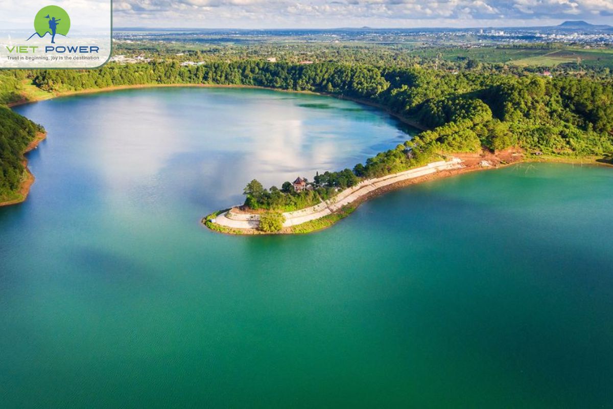 lakes in Vietnam (8)