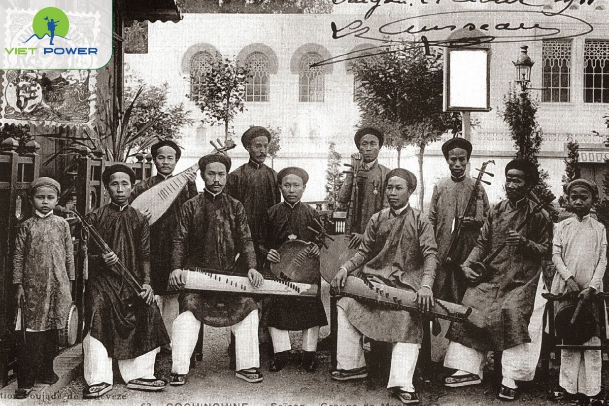 Historical Development of Don Ca Tai Tu