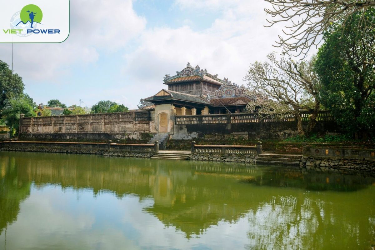 Ngoc Dich Lake