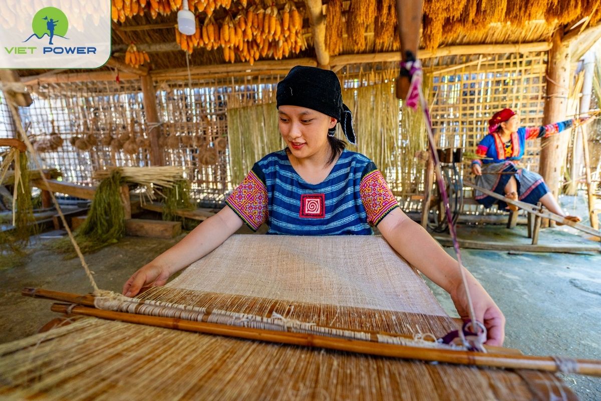 Traditional wooden loom of the H'Mong people