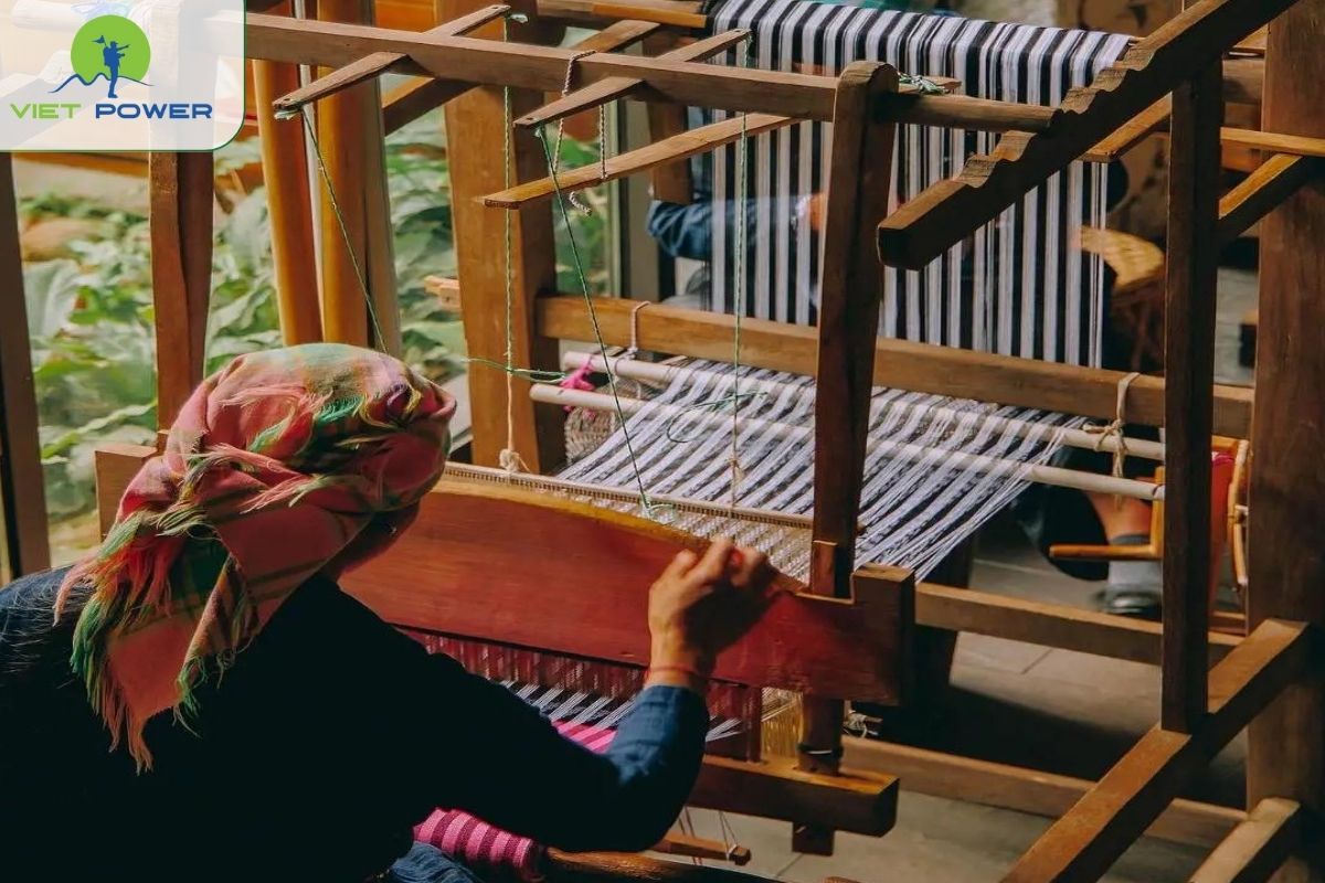 Handicrafts & Brocade Weaving