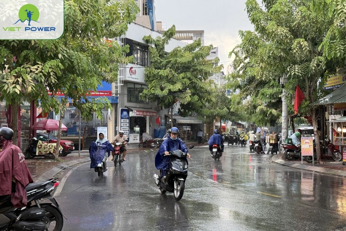 Sudden rain showers in Ho Chi Minh City