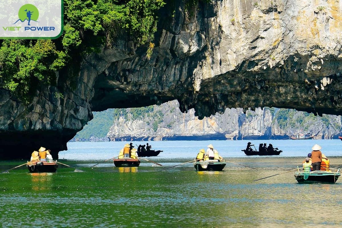 Bamboo boat ride through Luon cave